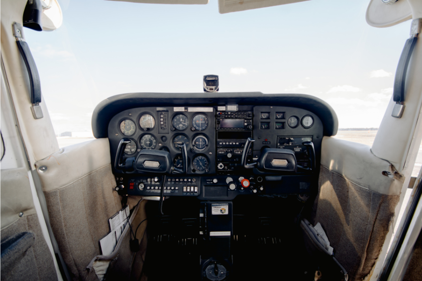 iPad mount attached to Cessna yoke with EFB open